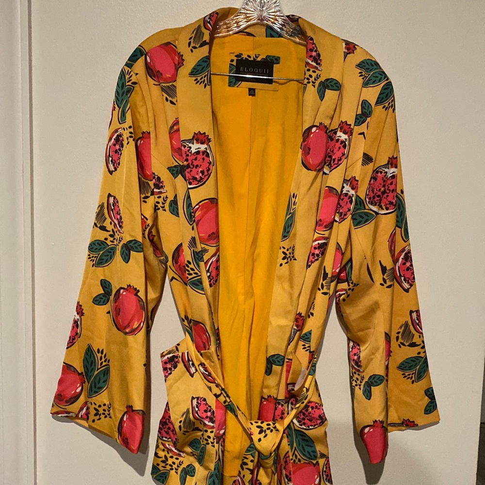 Eloquii Pomegranate print Blazer Mustard color two pockets and matching belt